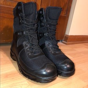 Men’s size 10 brand new boots